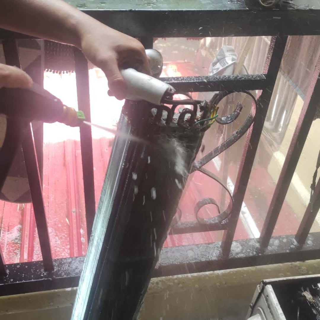 Insulating aircon piping during installation